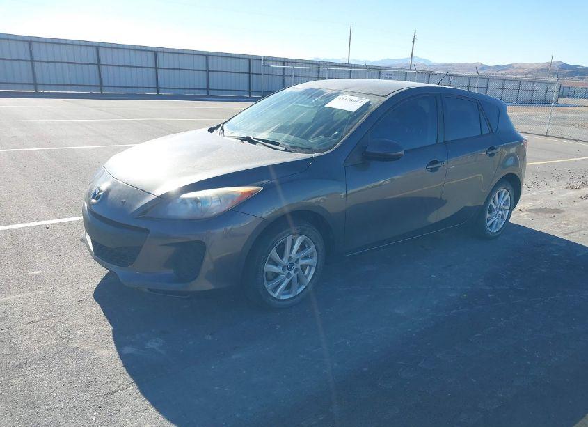 Photo 2 of 2013 Mazda Mazda3 I TOURING (VIN JM1BL1LP9D1801976)