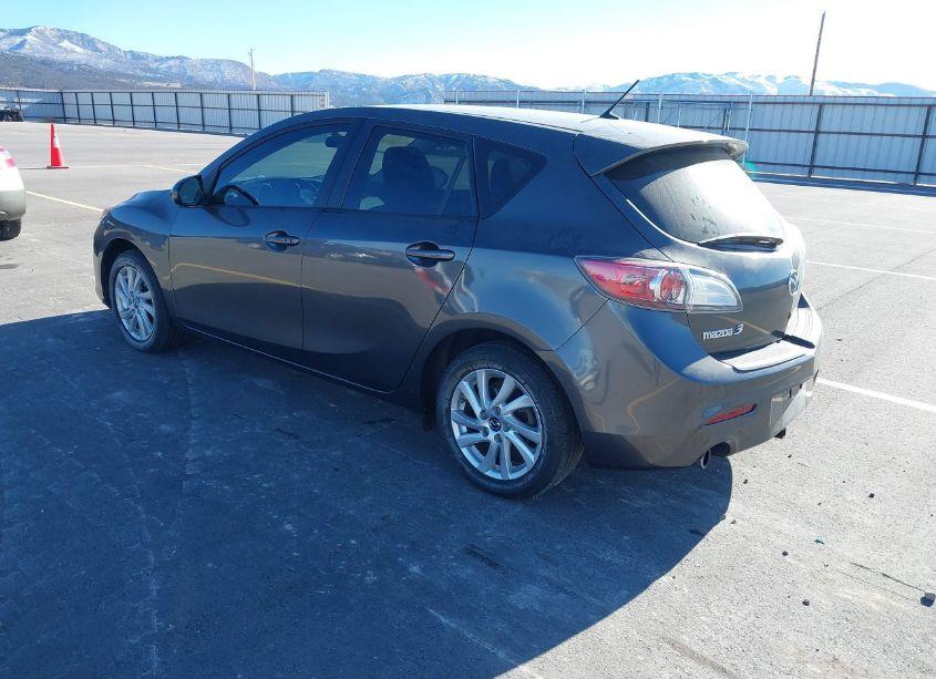 Photo 3 of 2013 Mazda Mazda3 I TOURING (VIN JM1BL1LP9D1801976)