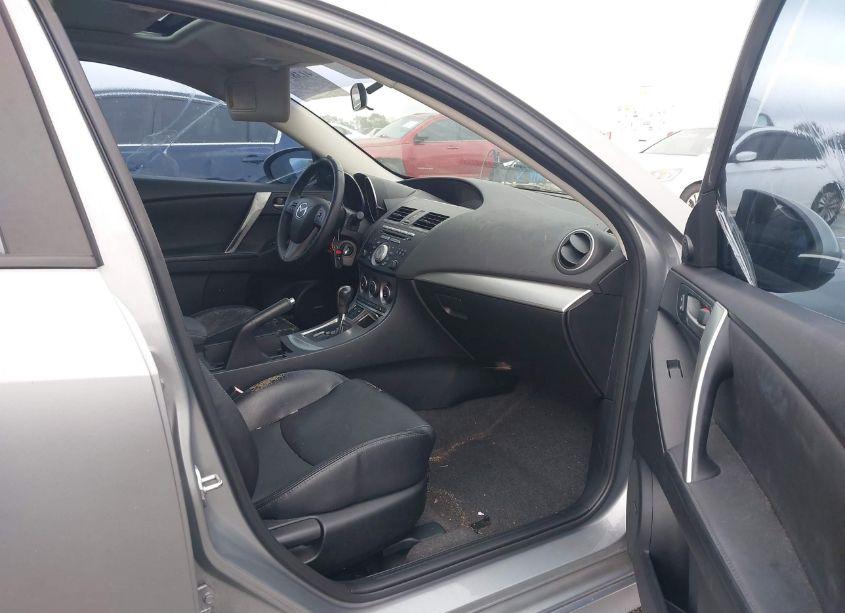 Photo 5 of 2011 Mazda Mazda3 S GRAND TOURING (VIN JM1BL1M50B1407437)