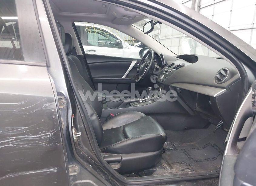 Photo 5 of 2011 Mazda Mazda3 S GRAND TOURING (VIN JM1BL1M53B1432526)