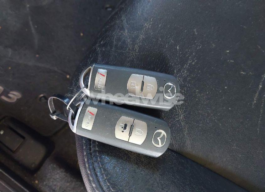 Photo 11 of 2011 Mazda Mazda3 S GRAND TOURING (VIN JM1BL1M57B1390037)