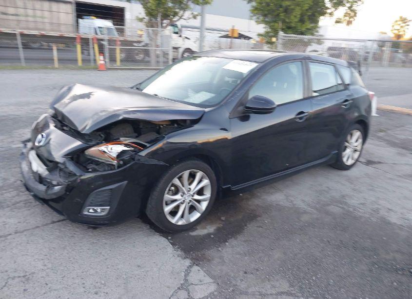 Photo 2 of 2011 Mazda Mazda3 S GRAND TOURING (VIN JM1BL1M60B1486097)