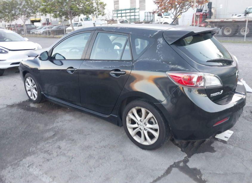 Photo 3 of 2011 Mazda Mazda3 S GRAND TOURING (VIN JM1BL1M60B1486097)