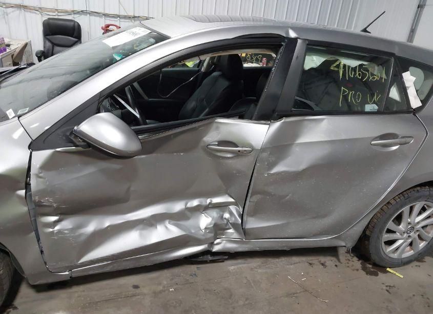 Photo 6 of 2013 Mazda Mazda3 I GRAND TOURING (VIN JM1BL1M70D1735641)