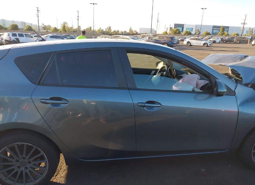 Photo 14 of 2013 Mazda Mazda3 I GRAND TOURING (VIN JM1BL1MP1D1810489)