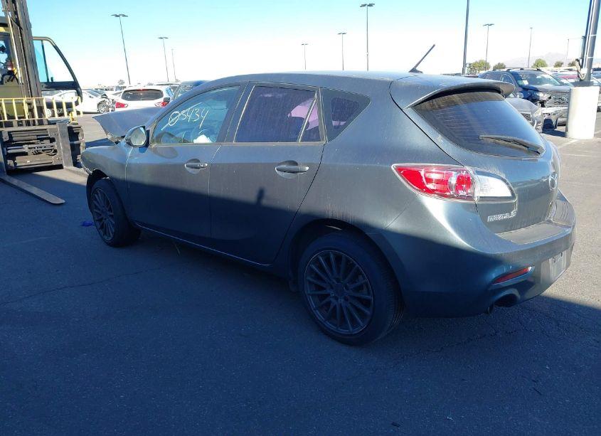 Photo 3 of 2013 Mazda Mazda3 I GRAND TOURING (VIN JM1BL1MP1D1810489)