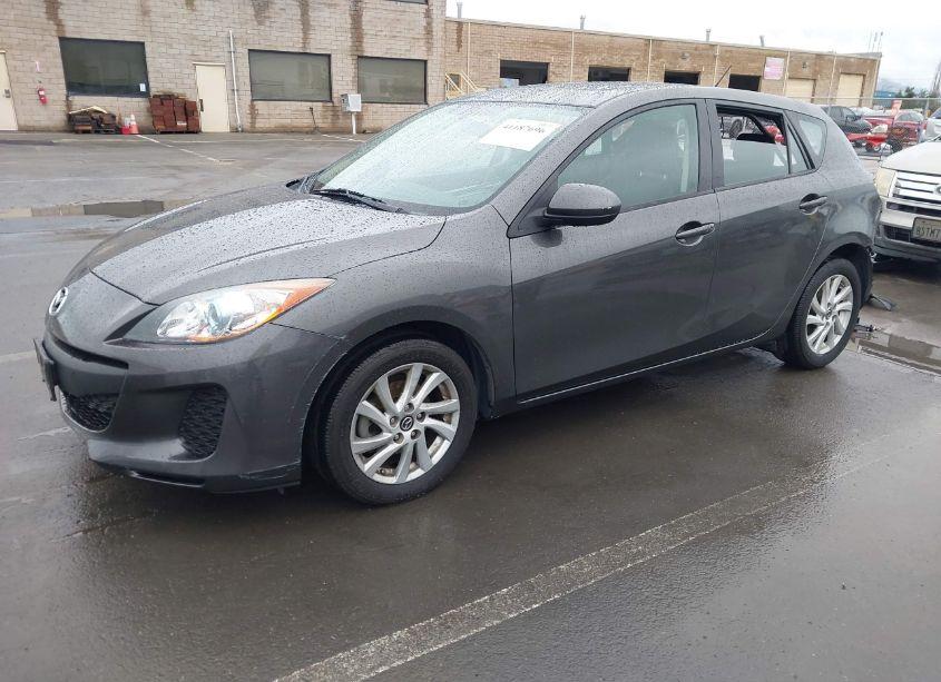 Photo 2 of 2013 Mazda Mazda3 I GRAND TOURING (VIN JM1BL1MP3D1722222)