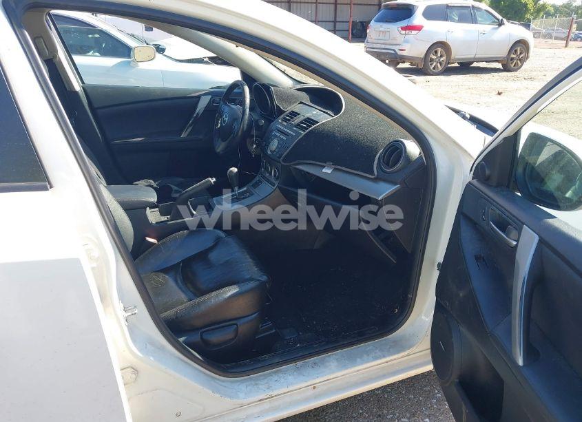 Photo 5 of 2010 Mazda Mazda3 S GRAND TOURING (VIN JM1BL1S52A1131294)