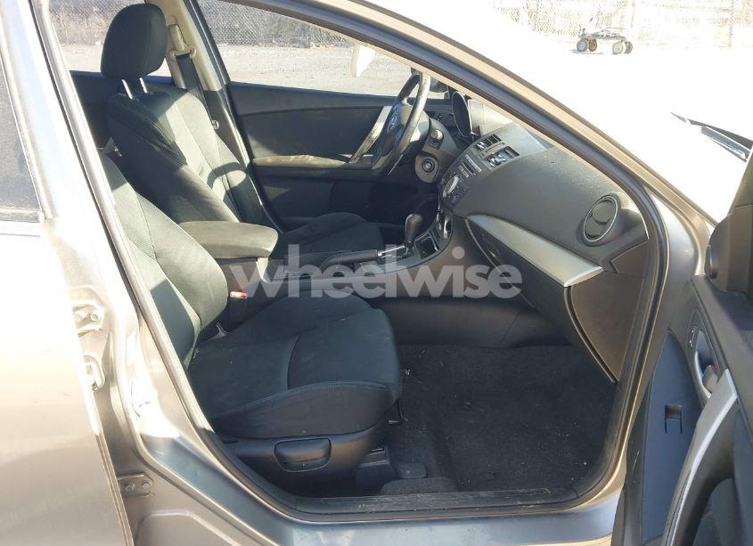 Photo 5 of 2010 Mazda Mazda3 S SPORT (VIN JM1BL1S52A1217091)