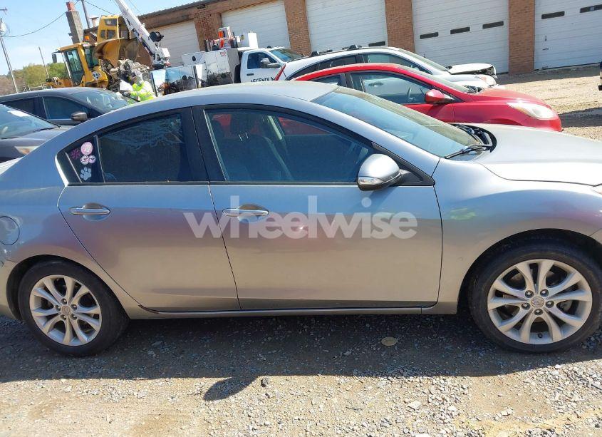 Photo 13 of 2010 Mazda Mazda3 S SPORT (VIN JM1BL1S54A1206285)