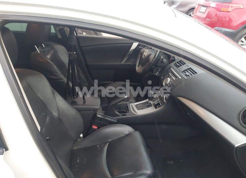 Photo 5 of 2010 Mazda Mazda3 S GRAND TOURING (VIN JM1BL1S57A1102048)