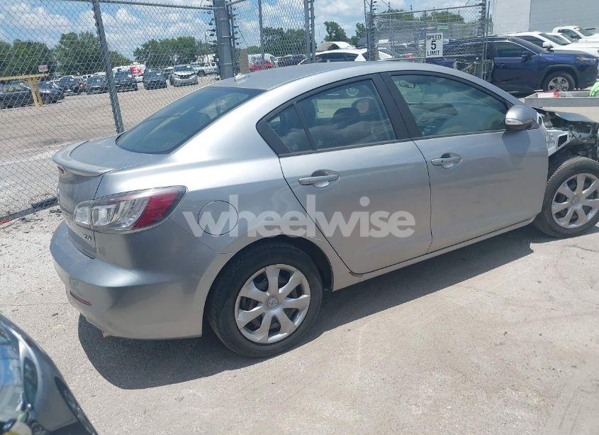 Photo 4 of 2010 Mazda Mazda3 S GRAND TOURING (VIN JM1BL1S5XA1102674)