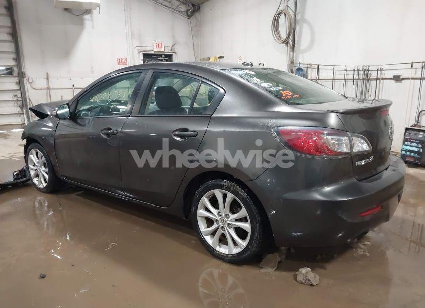 Photo 3 of 2010 Mazda Mazda3 S SPORT (VIN JM1BL1S60A1175836)