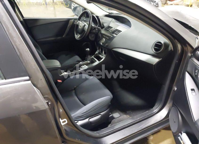 Photo 5 of 2010 Mazda Mazda3 S SPORT (VIN JM1BL1S60A1175836)