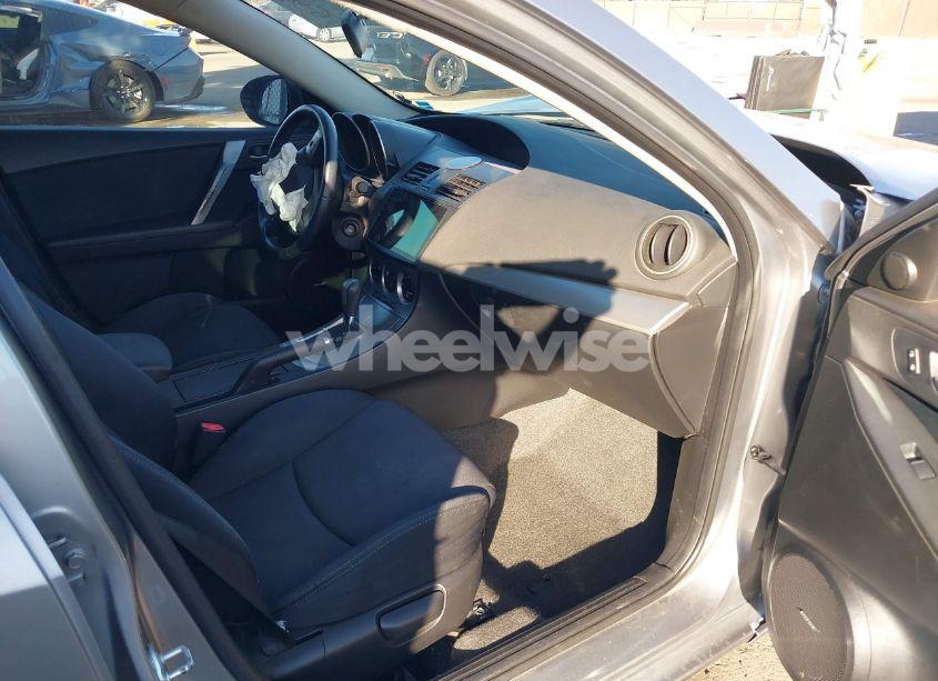 Photo 5 of 2010 Mazda Mazda3 S SPORT (VIN JM1BL1S60A1334757)