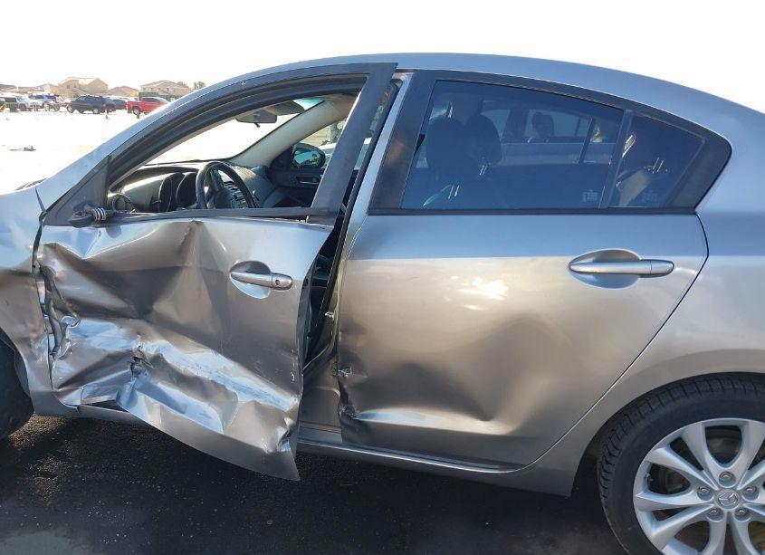 Photo 14 of 2010 Mazda Mazda3 S SPORT (VIN JM1BL1S62A1209467)