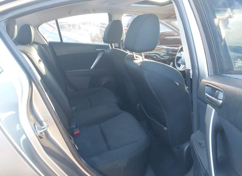 Photo 8 of 2010 Mazda Mazda3 S SPORT (VIN JM1BL1S62A1209467)