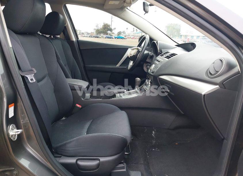 Photo 5 of 2010 Mazda Mazda3 S SPORT (VIN JM1BL1S65A1133548)