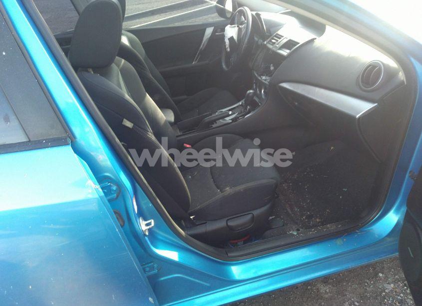 Photo 5 of 2010 Mazda Mazda3 S SPORT (VIN JM1BL1S68A1337681)