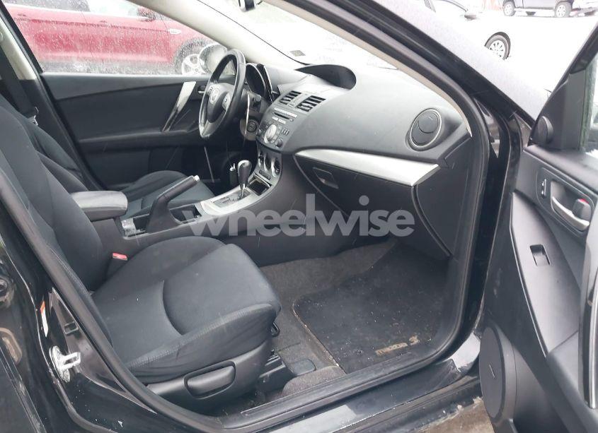 Photo 5 of 2010 Mazda Mazda3 S SPORT (VIN JM1BL1S69A1225259)