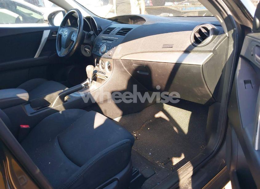 Photo 5 of 2010 Mazda Mazda3 S SPORT (VIN JM1BL1S69A1252039)