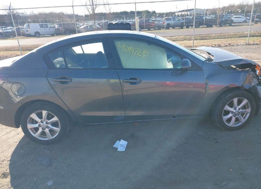 Photo 13 of 2010 Mazda Mazda3 I TOURING (VIN JM1BL1SF0A1171883)