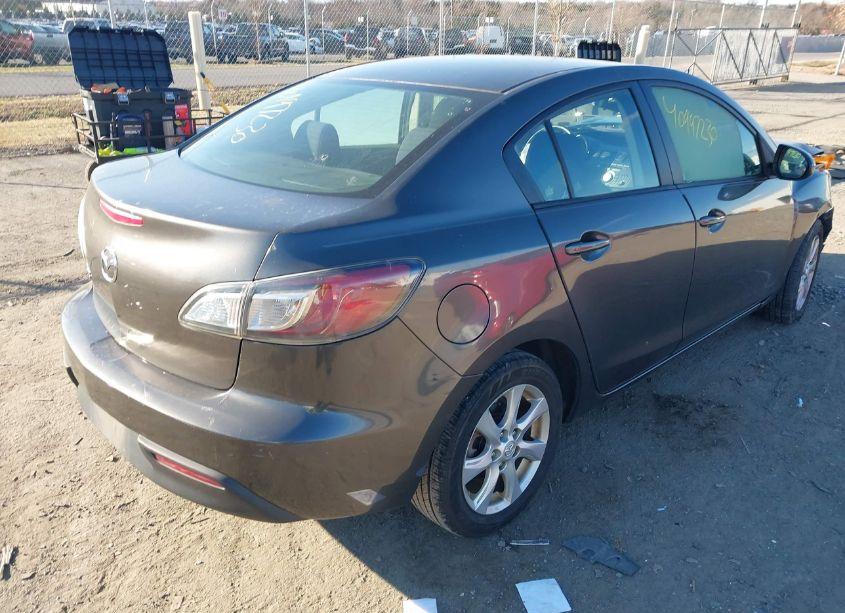 Photo 4 of 2010 Mazda Mazda3 I TOURING (VIN JM1BL1SF0A1171883)