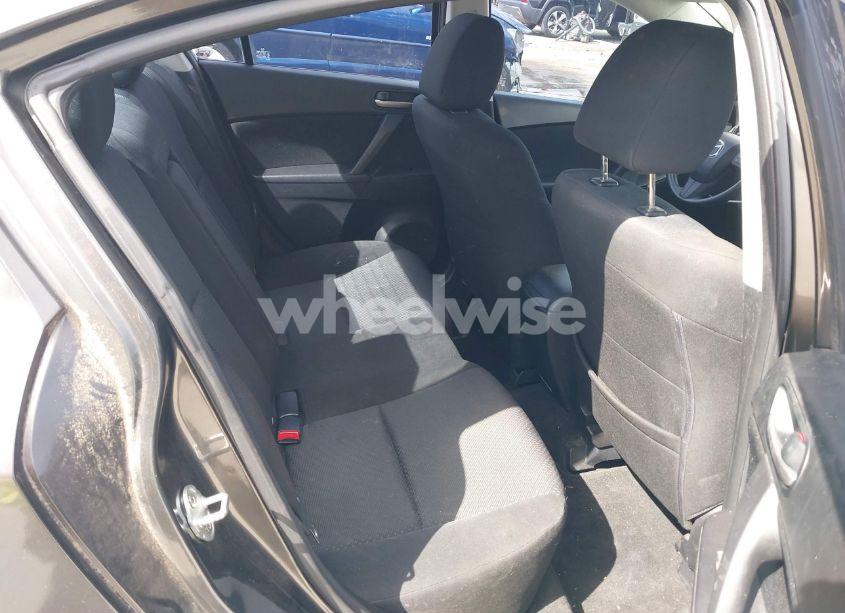 Photo 8 of 2010 Mazda Mazda3 I TOURING (VIN JM1BL1SF0A1184505)