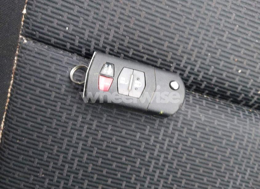 Photo 11 of 2010 Mazda Mazda3 I TOURING (VIN JM1BL1SF0A1199165)