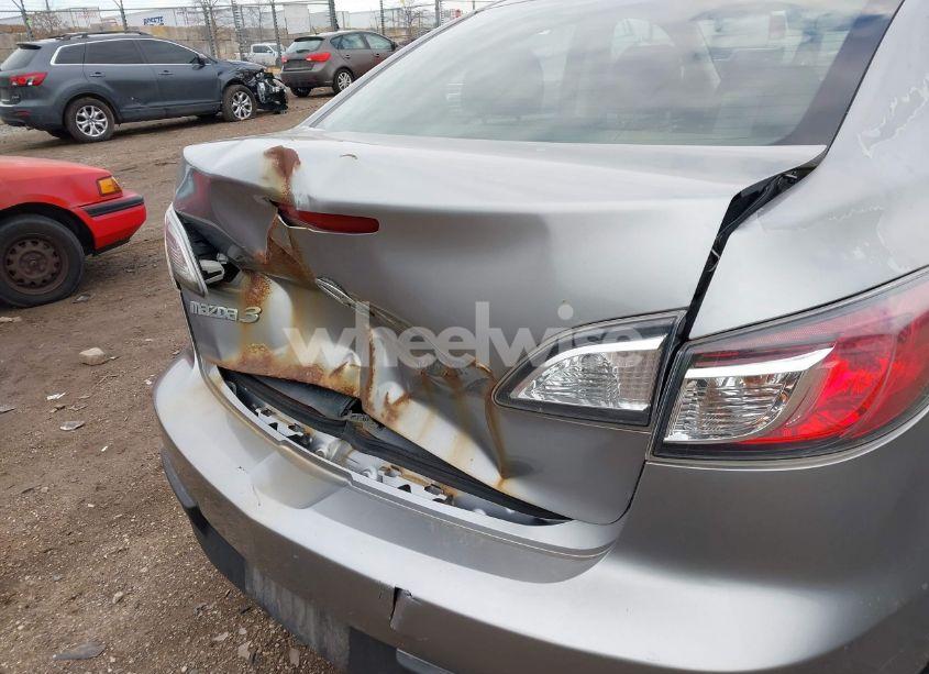 Photo 13 of 2010 Mazda Mazda3 I TOURING (VIN JM1BL1SF0A1199165)