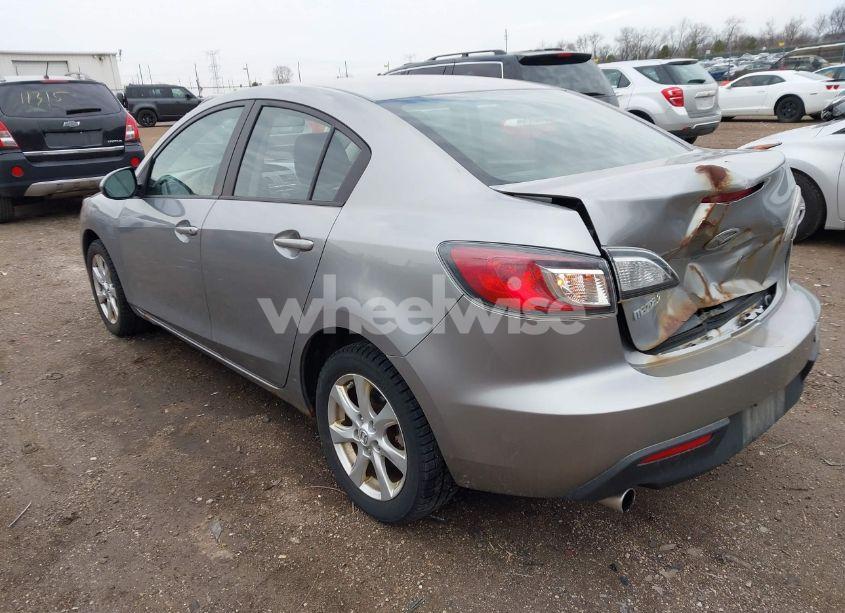 Photo 3 of 2010 Mazda Mazda3 I TOURING (VIN JM1BL1SF0A1199165)