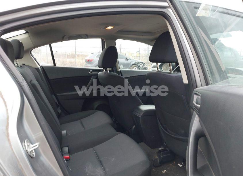 Photo 8 of 2010 Mazda Mazda3 I TOURING (VIN JM1BL1SF0A1199165)