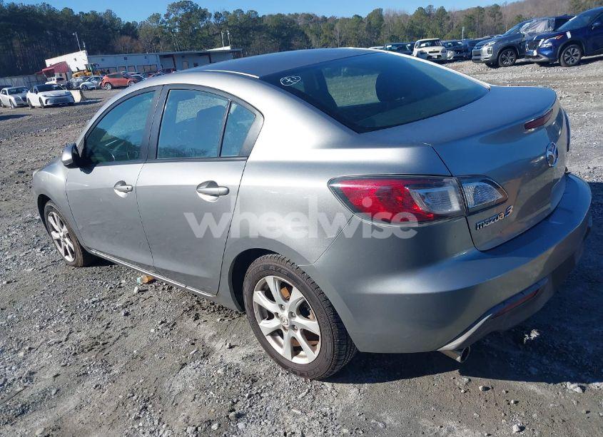Photo 3 of 2010 Mazda Mazda3 I TOURING (VIN JM1BL1SF0A1213338)