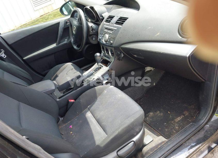 Photo 5 of 2010 Mazda Mazda3 I TOURING (VIN JM1BL1SF0A1256173)