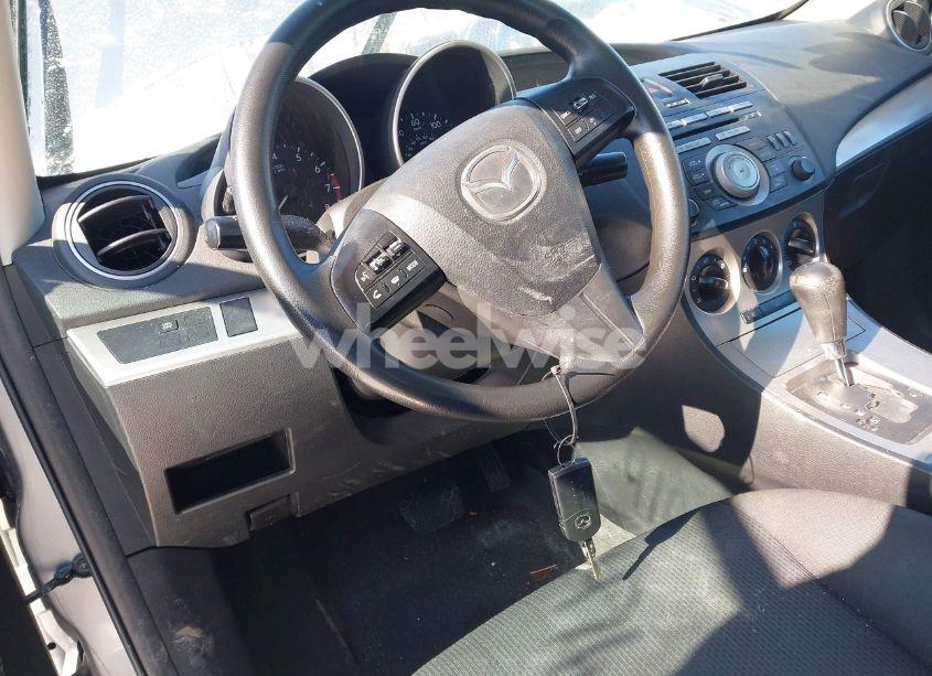 Photo 11 of 2010 Mazda Mazda3 I TOURING (VIN JM1BL1SF0A1340106)