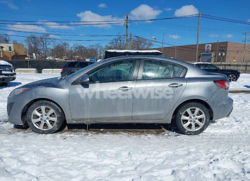 Photo 14 of 2010 Mazda Mazda3 I TOURING (VIN JM1BL1SF0A1340106)