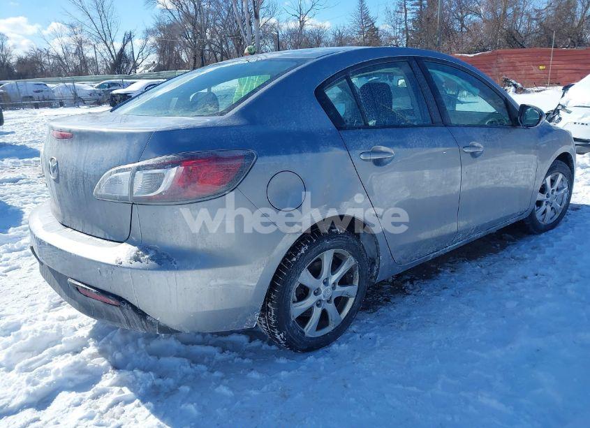 Photo 4 of 2010 Mazda Mazda3 I TOURING (VIN JM1BL1SF0A1340106)