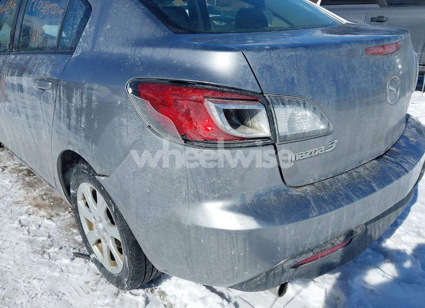 Photo 6 of 2010 Mazda Mazda3 I TOURING (VIN JM1BL1SF0A1340106)