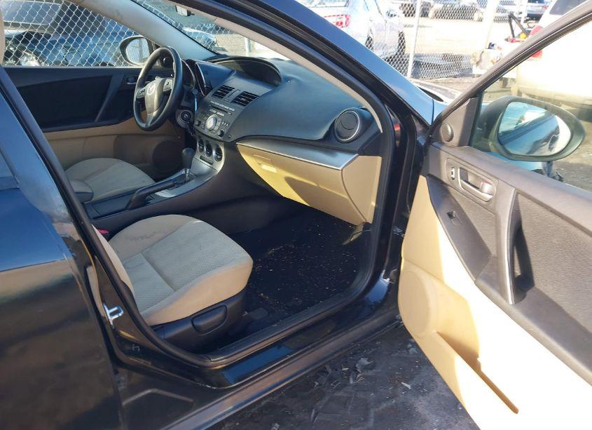 Photo 5 of 2010 Mazda Mazda3 I TOURING (VIN JM1BL1SF1A1121123)