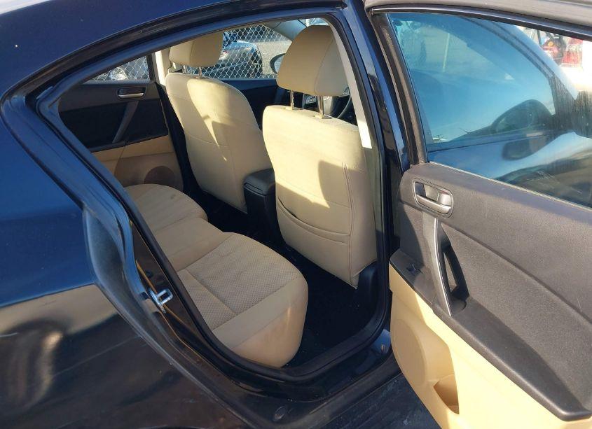 Photo 8 of 2010 Mazda Mazda3 I TOURING (VIN JM1BL1SF1A1121123)