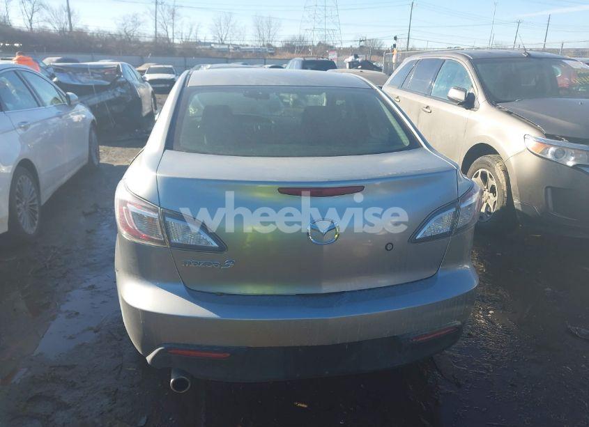 Photo 16 of 2010 Mazda Mazda3 (VIN JM1BL1SF1A1122711)