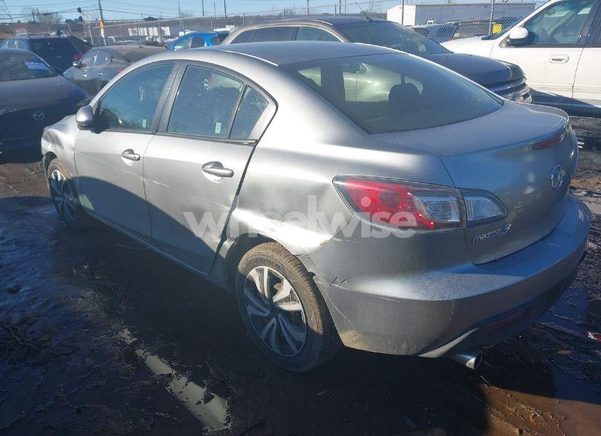 Photo 3 of 2010 Mazda Mazda3 (VIN JM1BL1SF1A1122711)