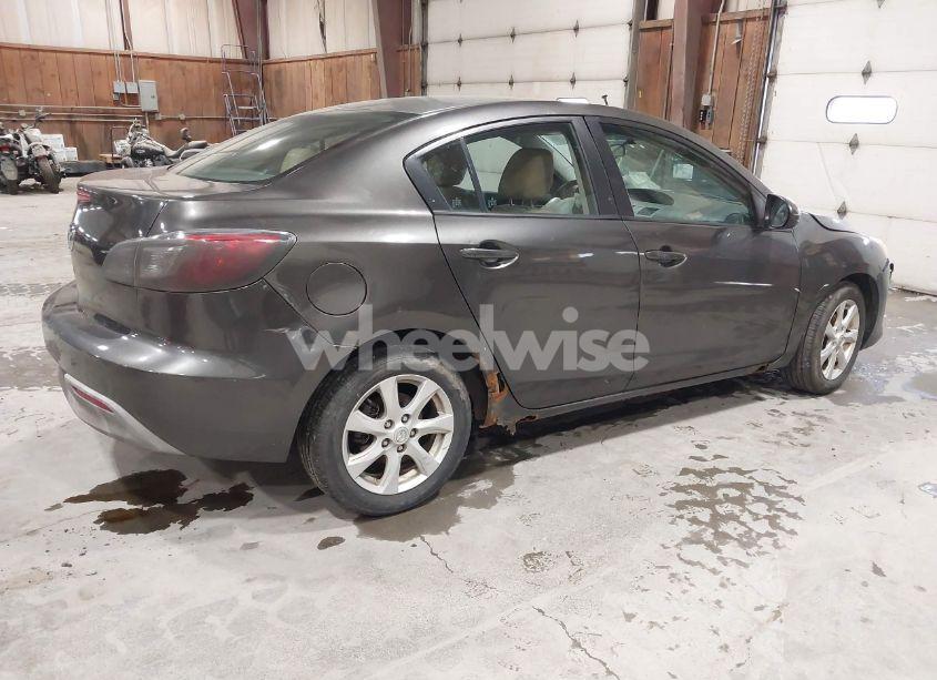 Photo 4 of 2010 Mazda Mazda3 I TOURING (VIN JM1BL1SF1A1126676)