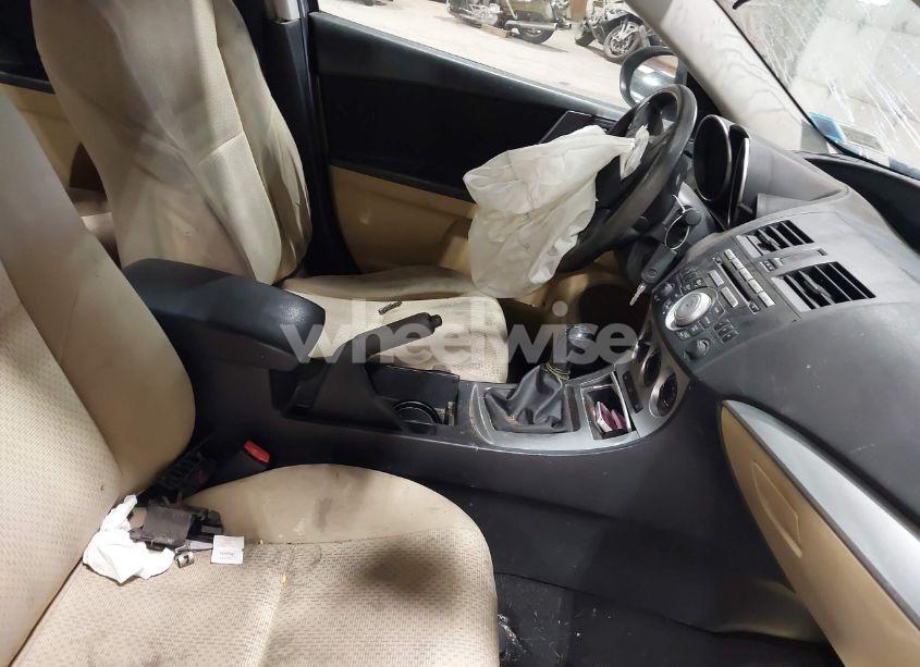 Photo 5 of 2010 Mazda Mazda3 I TOURING (VIN JM1BL1SF1A1126676)