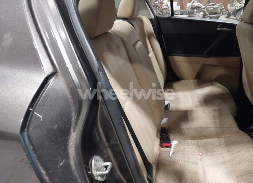 Photo 8 of 2010 Mazda Mazda3 I TOURING (VIN JM1BL1SF1A1126676)