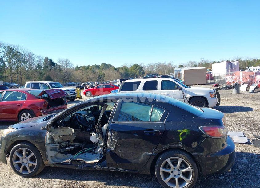 Photo 14 of 2010 Mazda Mazda3 (VIN JM1BL1SF1A1175120)