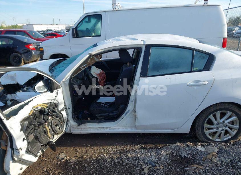 Photo 14 of 2010 Mazda Mazda3 I TOURING (VIN JM1BL1SF1A1186330)