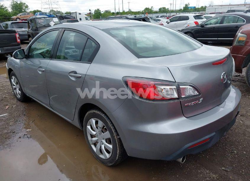 Photo 3 of 2010 Mazda Mazda3 I SPORT (VIN JM1BL1SF1A1186599)