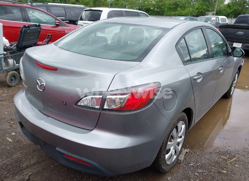 Photo 4 of 2010 Mazda Mazda3 I SPORT (VIN JM1BL1SF1A1186599)