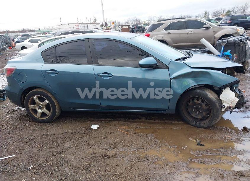 Photo 14 of 2010 Mazda Mazda3 I SPORT (VIN JM1BL1SF1A1213994)